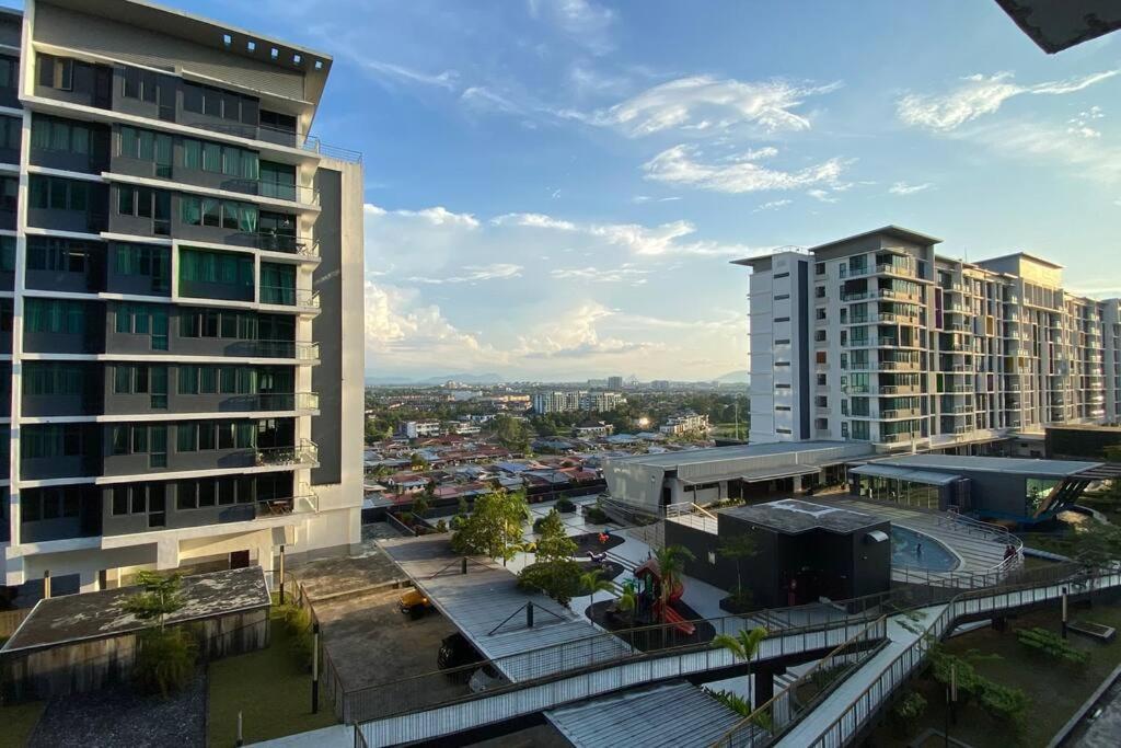 8Pax Cozy Home Stay Jazz Suites 1 Vivacity Kuching Sarawak 3Br Exteriér fotografie