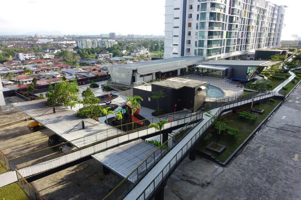 8Pax Cozy Home Stay Jazz Suites 1 Vivacity Kuching Sarawak 3Br Exteriér fotografie